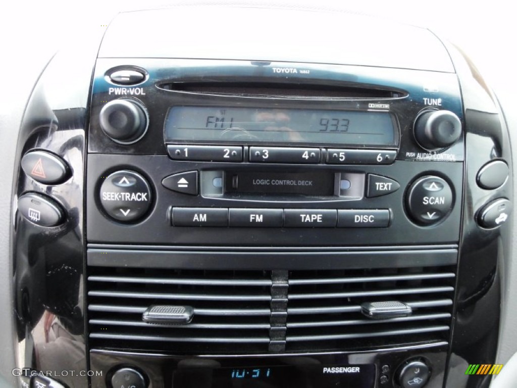2005 Toyota Sienna LE AWD Audio System Photo #54810103