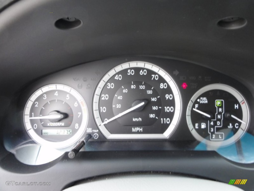 2005 Toyota Sienna LE AWD Gauges Photos