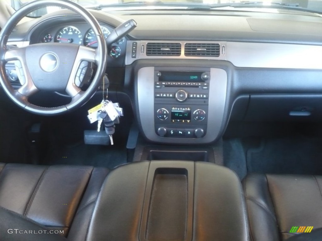 2007 Chevrolet Avalanche Z71 4WD Ebony Dashboard Photo #54813529