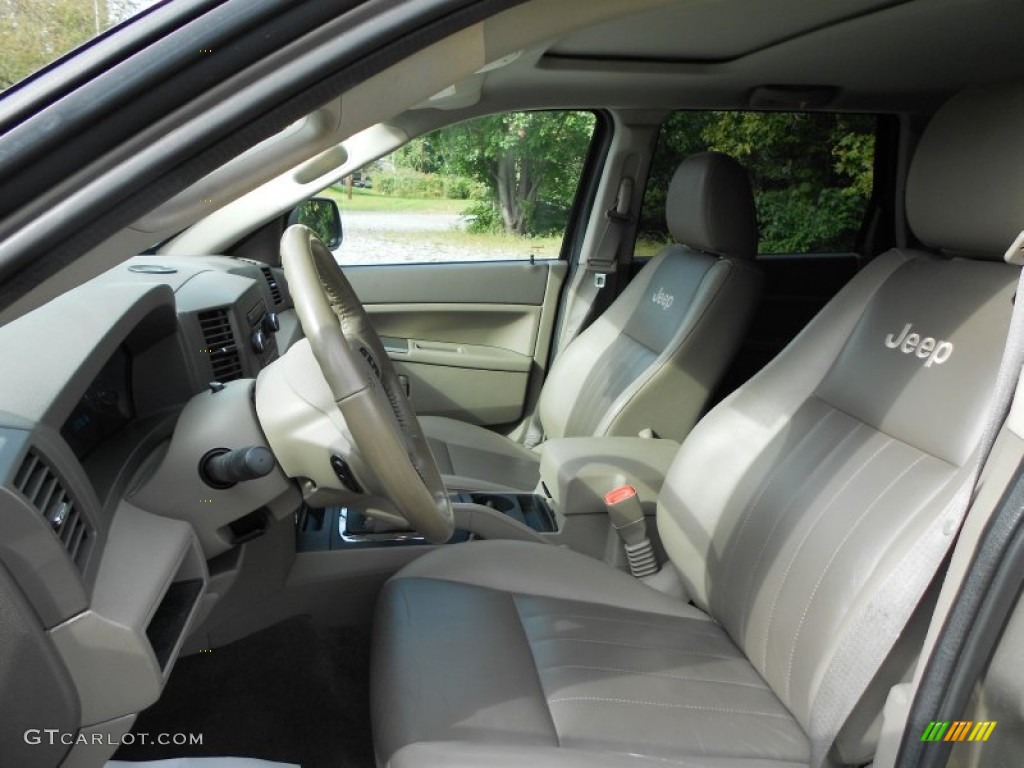 2006 Grand Cherokee Laredo 4x4 - Light Khaki Metallic / Khaki photo #9