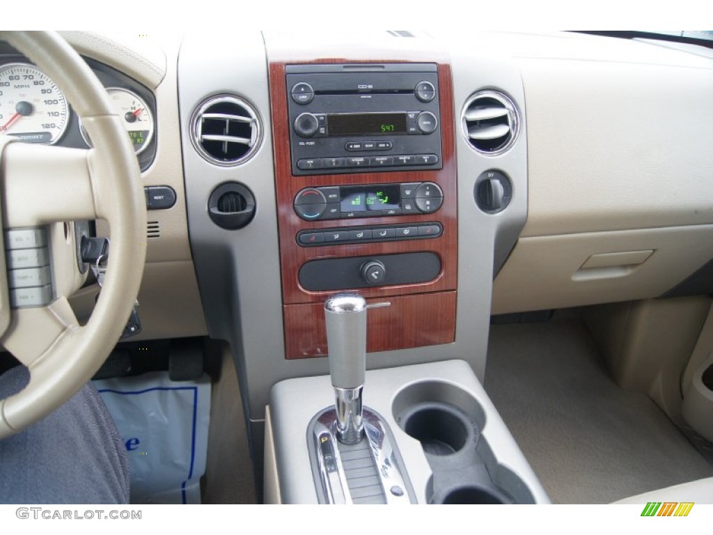 2005 F150 Lariat SuperCrew - Arizona Beige Metallic / Tan photo #30