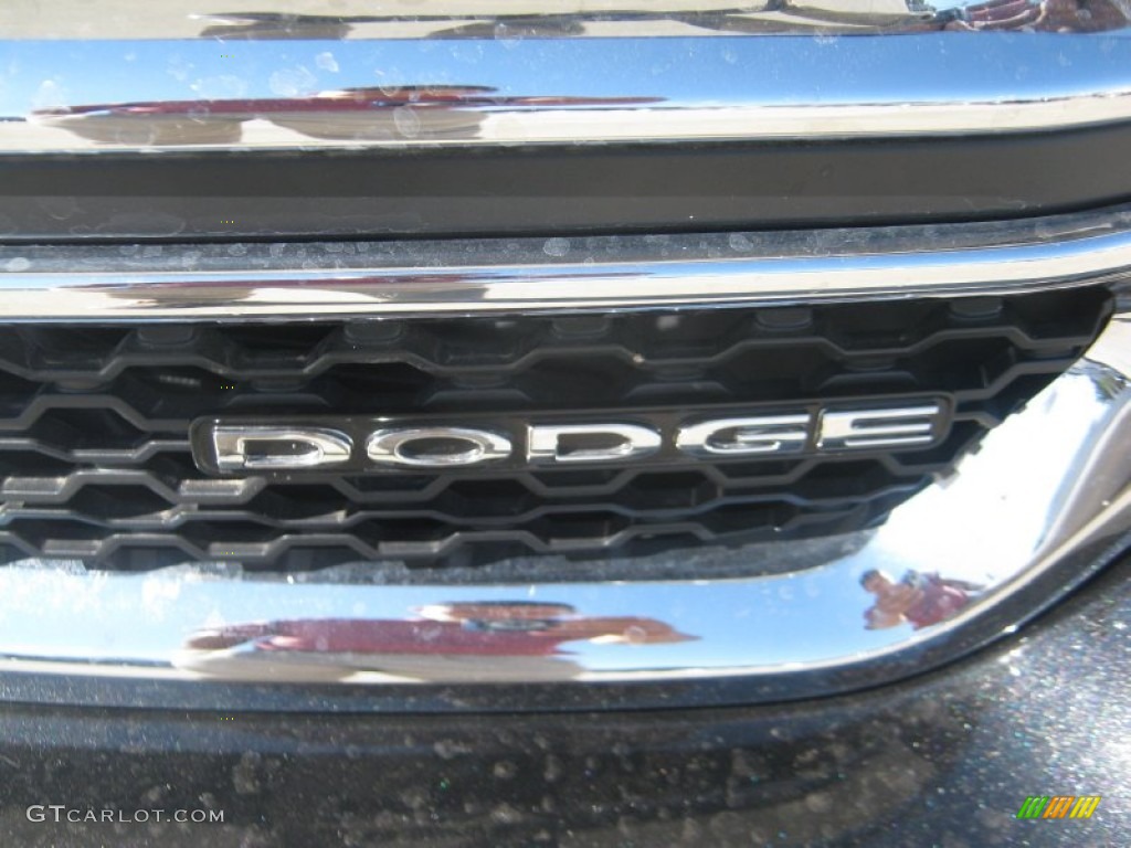 2012 Dodge Durango SXT Marks and Logos Photos