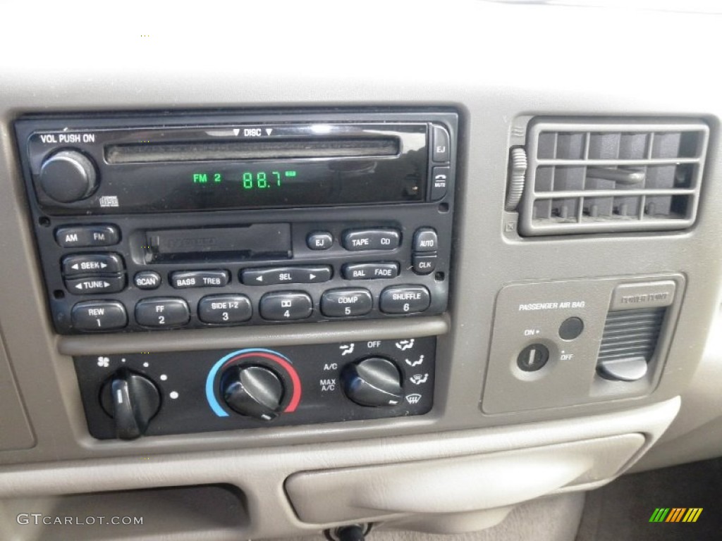 2002 Ford F250 Super Duty XLT SuperCab 4x4 Audio System Photos