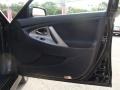 Black - Camry SE Photo No. 18