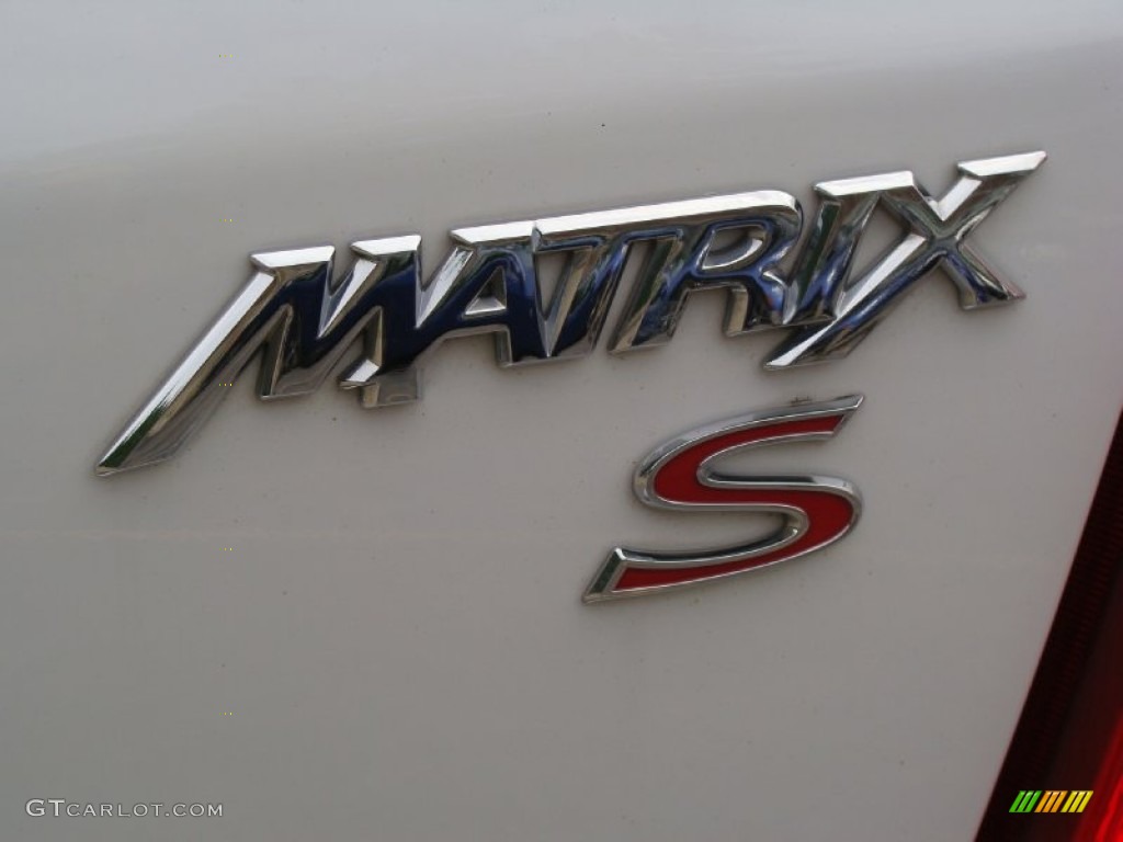 2009 Matrix S AWD - Super White / Ash Gray photo #9