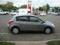 Magnetic Gray - Versa 1.8 S Hatchback Photo No. 7