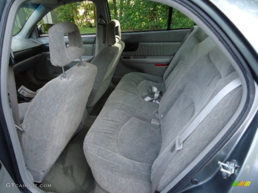 Medium Gray Interior 2004 Buick Regal LS Photo #54833331