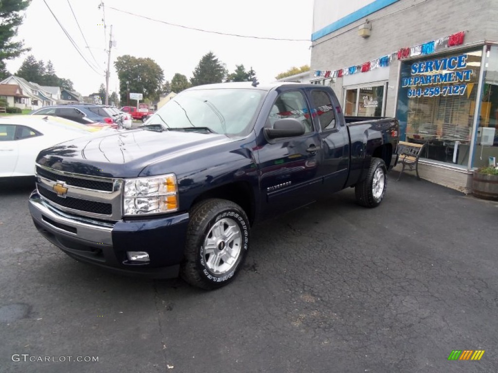 2011 Silverado 1500 LT Extended Cab 4x4 - Imperial Blue Metallic / Ebony photo #2