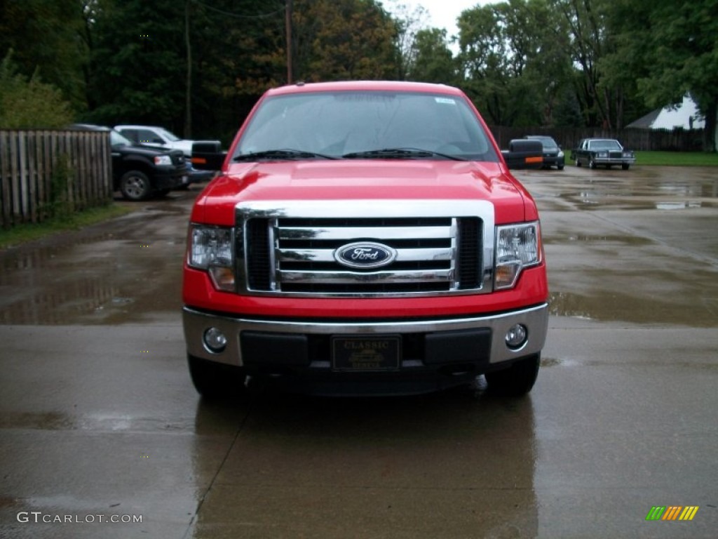 2011 F150 XLT SuperCab 4x4 - Race Red / Steel Gray photo #2