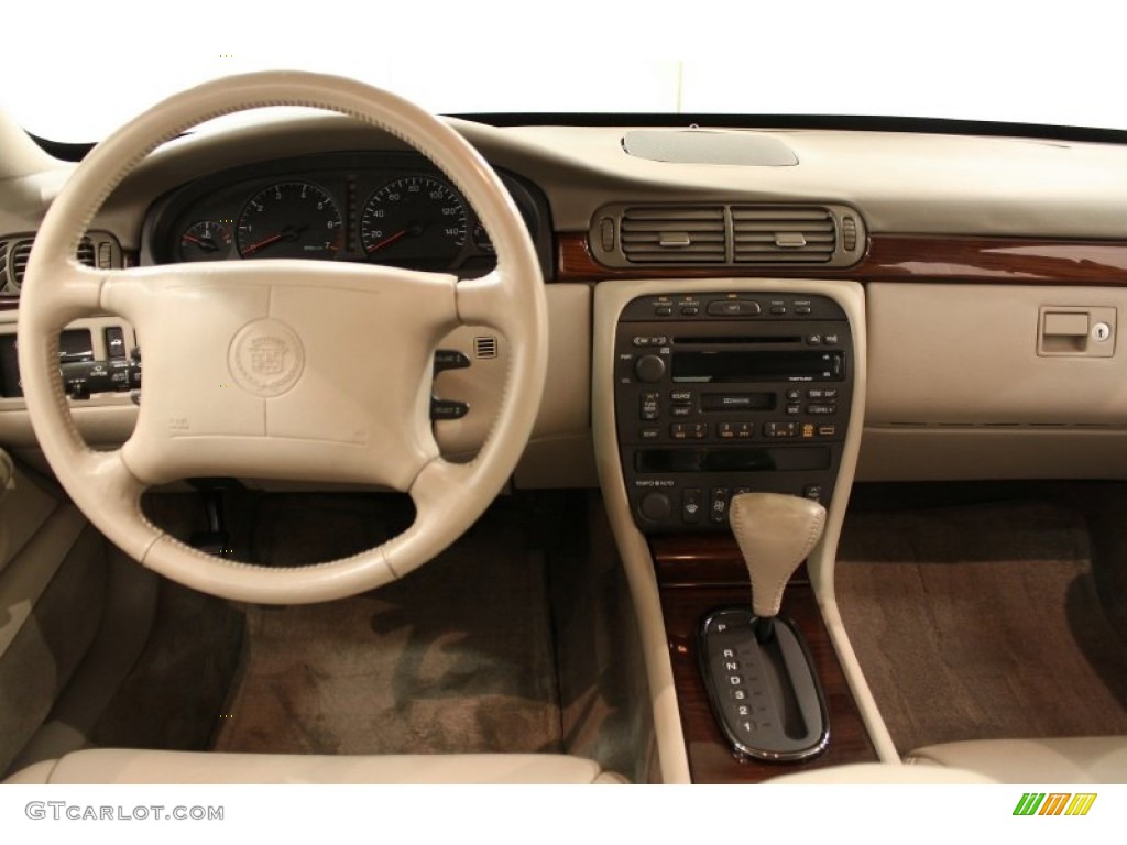 1999 Cadillac DeVille Concours Neutral Shale Dashboard Photo #54838174