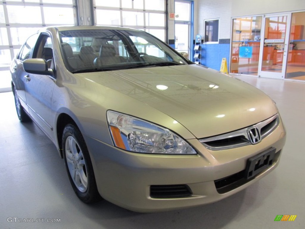 2006 Accord EX-L Sedan - Desert Mist Metallic / Ivory photo #4