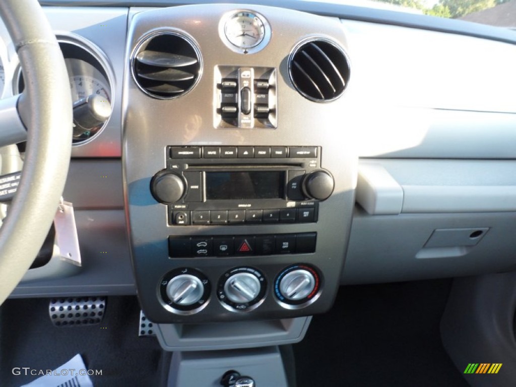 2006 Chrysler PT Cruiser GT Convertible Controls Photo #54839401