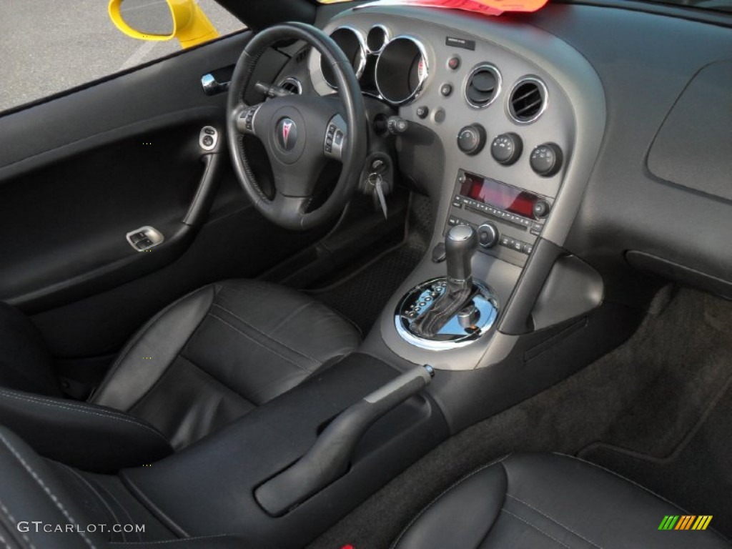 2007 Pontiac Solstice Roadster Ebony Dashboard Photo #54840637