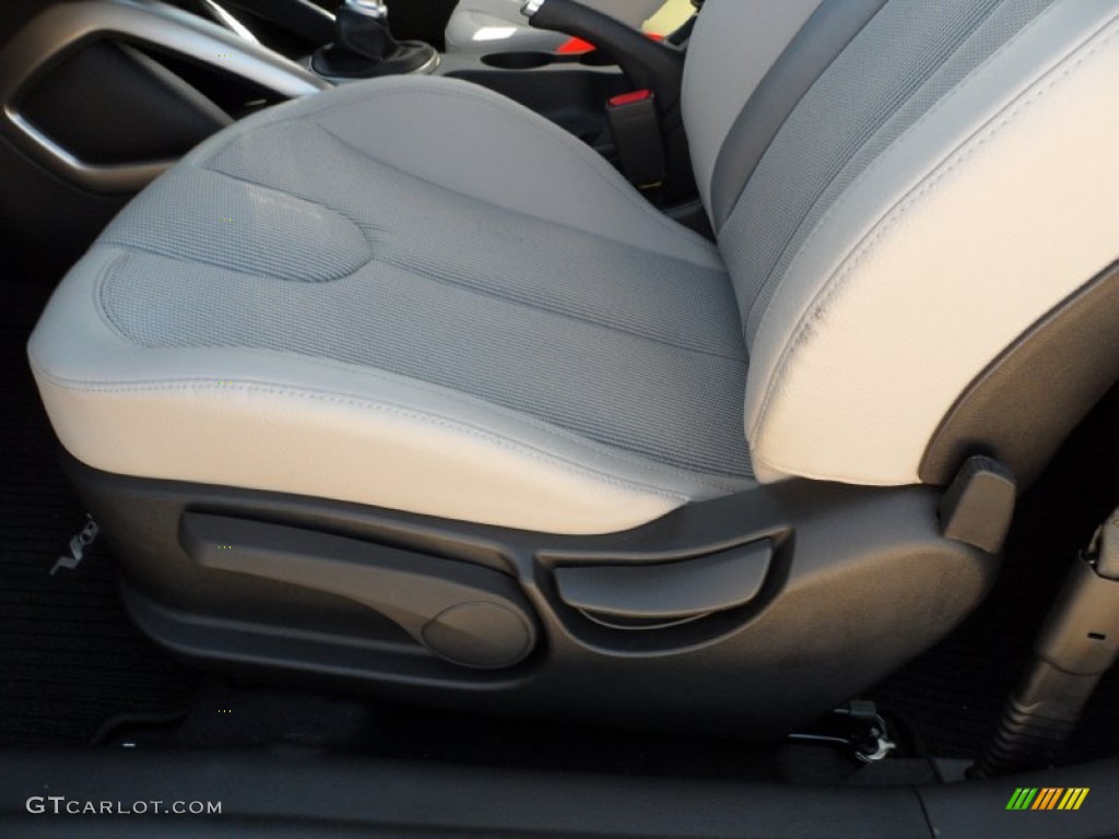 Black Interior 2012 Hyundai Veloster Standard Veloster Model Photo #54841423