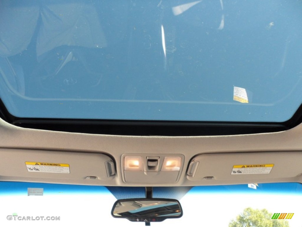 2012 Hyundai Veloster Standard Veloster Model Sunroof Photo #54841432