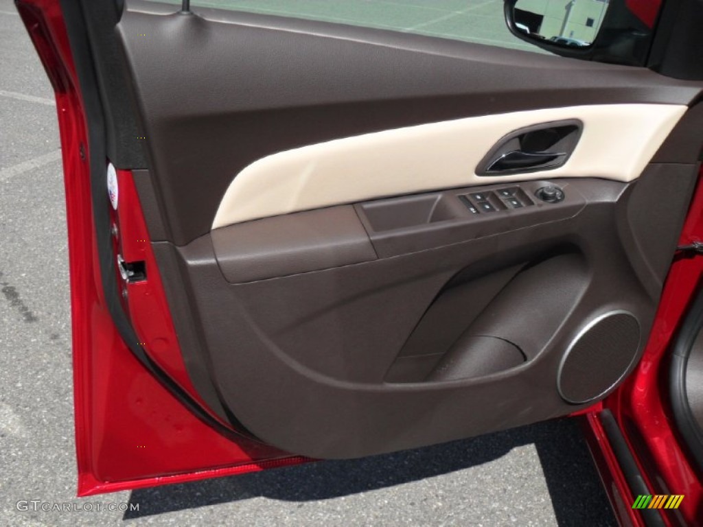 2012 Chevrolet Cruze LTZ/RS Cocoa/Light Neutral Door Panel Photo #54842707