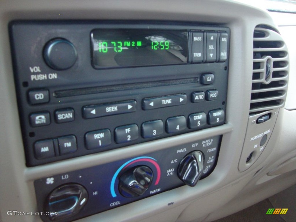 2002 Ford F150 XLT SuperCab Audio System Photos