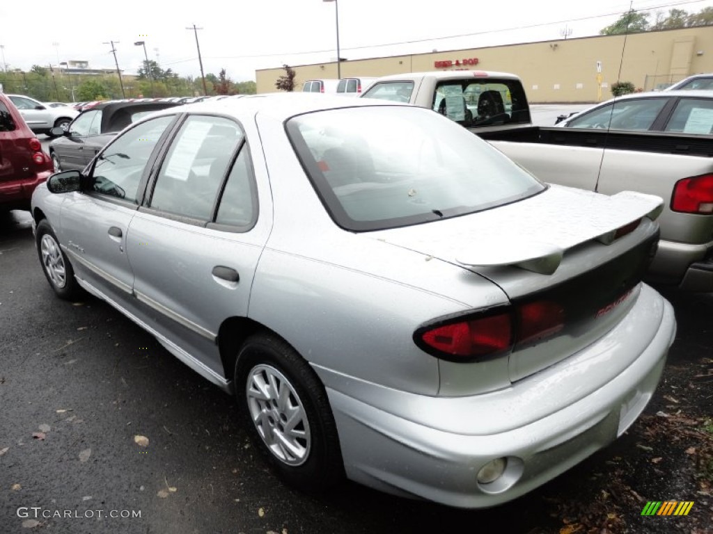 Ultra Silver Metallic 2002 Pontiac Sunfire SE Sedan Exterior Photo #54847186