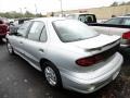 2002 Ultra Silver Metallic Pontiac Sunfire SE Sedan  photo #4