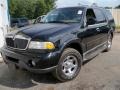 2001 Black Clearcoat Lincoln Navigator 4x4  photo #2