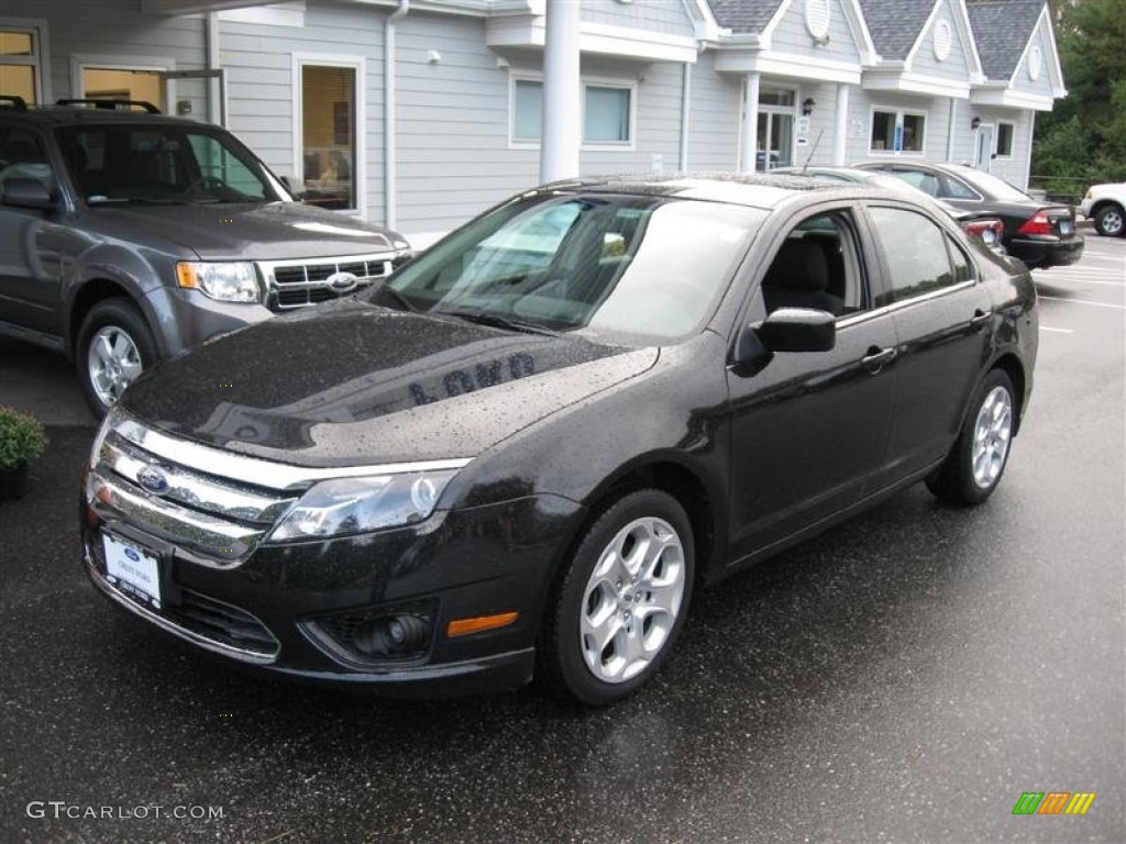 2011 Fusion SE V6 - Tuxedo Black Metallic / Charcoal Black photo #2