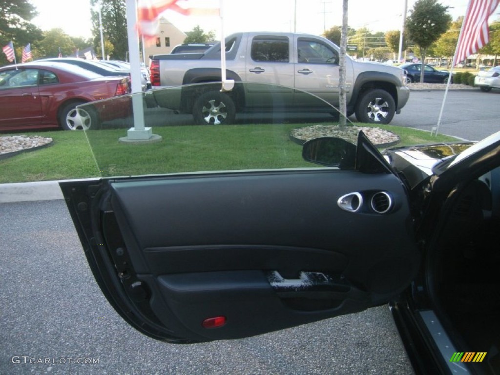 2006 Nissan 350Z Coupe Carbon Black Door Panel Photo #54854017