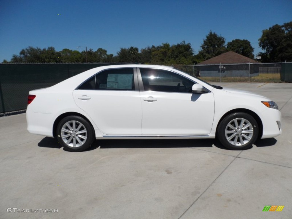 2012 Camry XLE V6 - Super White / Ivory photo #2