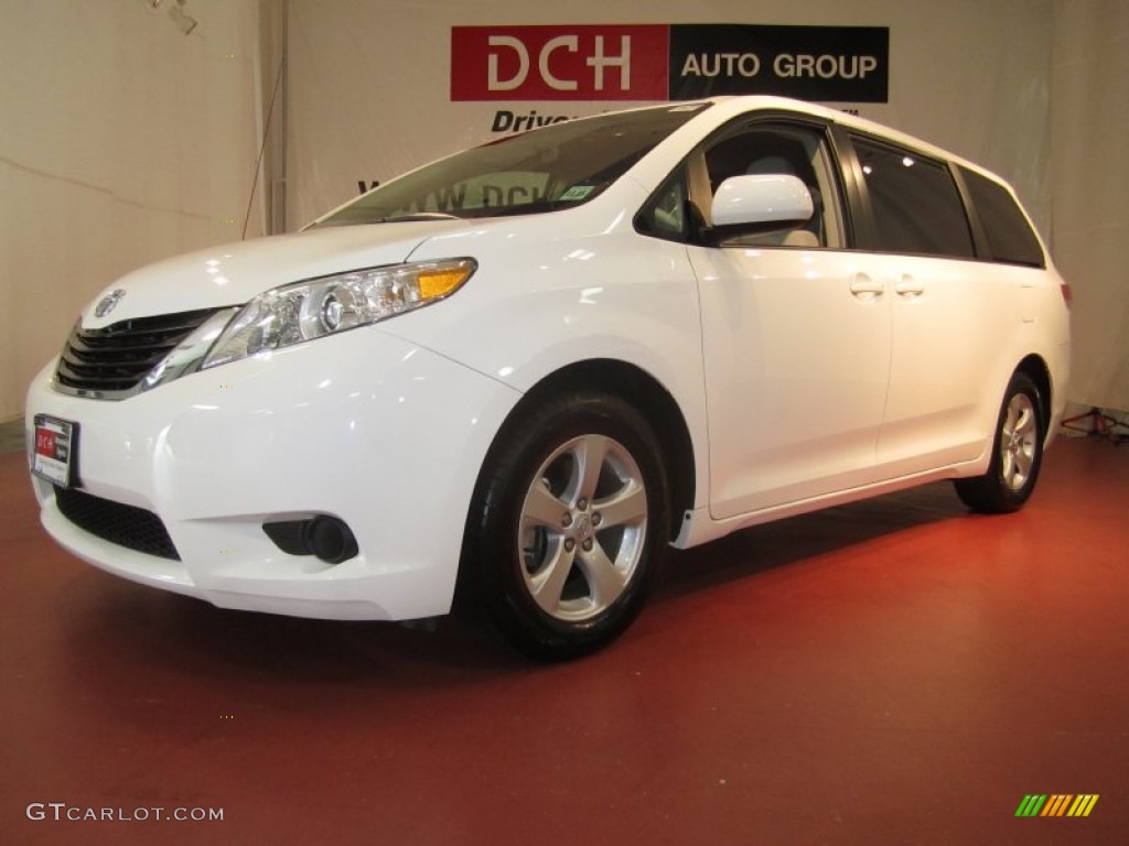 2011 Sienna LE - Super White / Light Gray photo #1