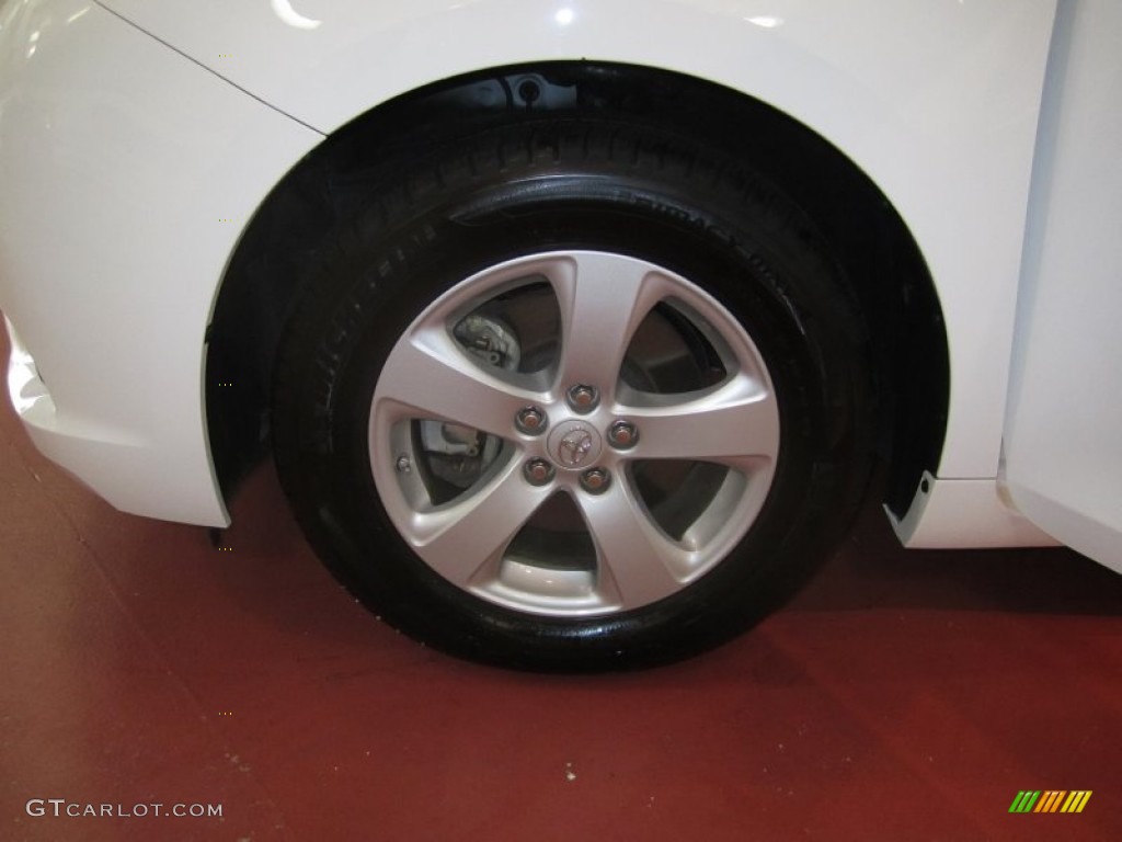 2011 Sienna LE - Super White / Light Gray photo #8