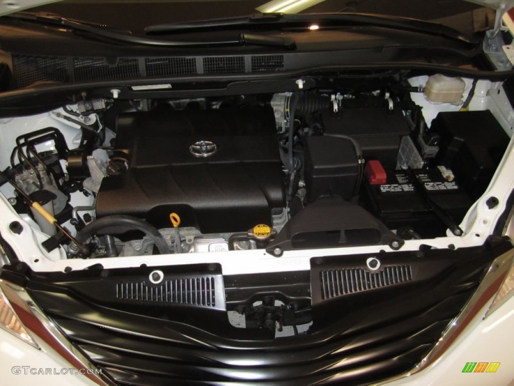 2011 Sienna LE - Super White / Light Gray photo #26