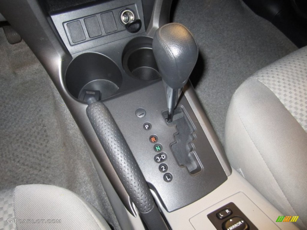 2007 RAV4 4WD - Super White / Ash Gray photo #14