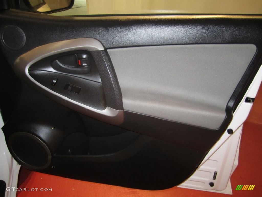 2007 RAV4 4WD - Super White / Ash Gray photo #25