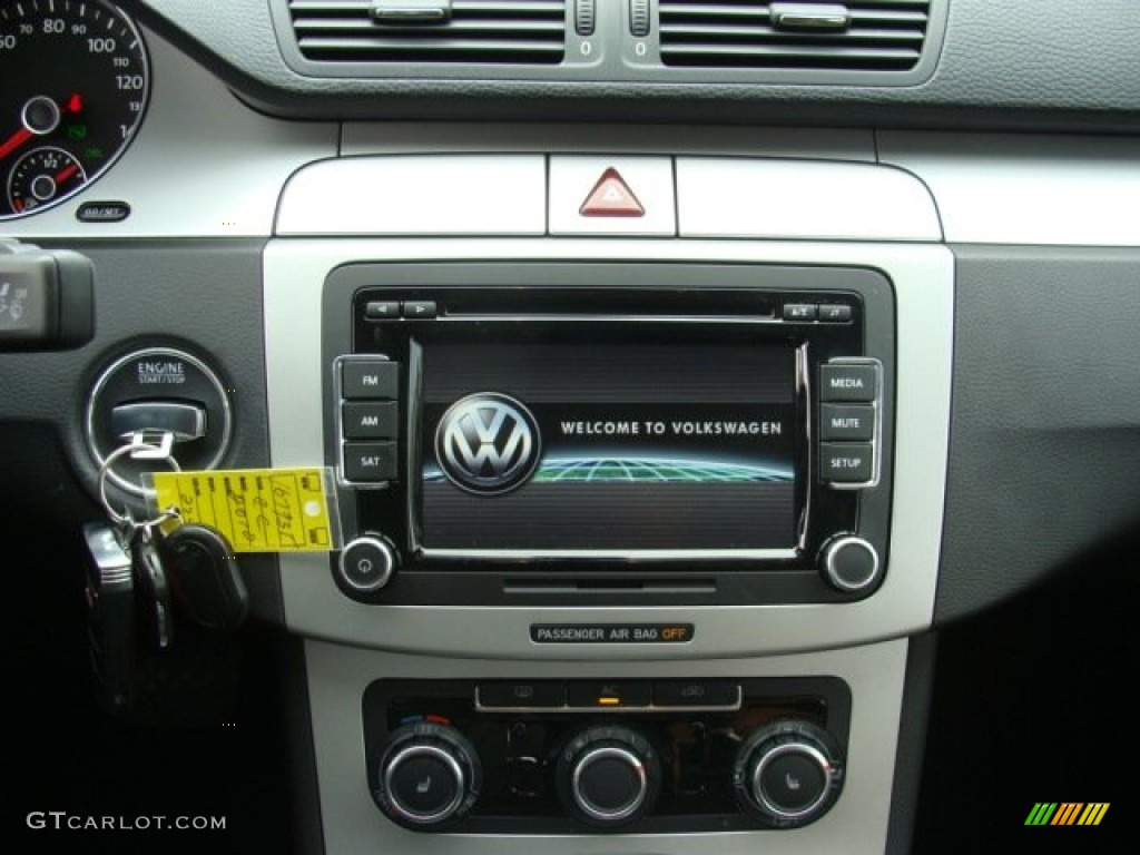 2010 Volkswagen CC Sport Controls Photo #54858295