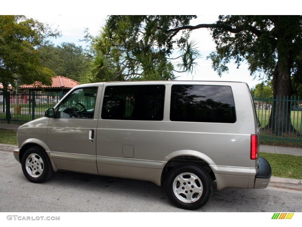 2004 Astro Passenger Van - Light Pewter Metallic / Medium Gray photo #4