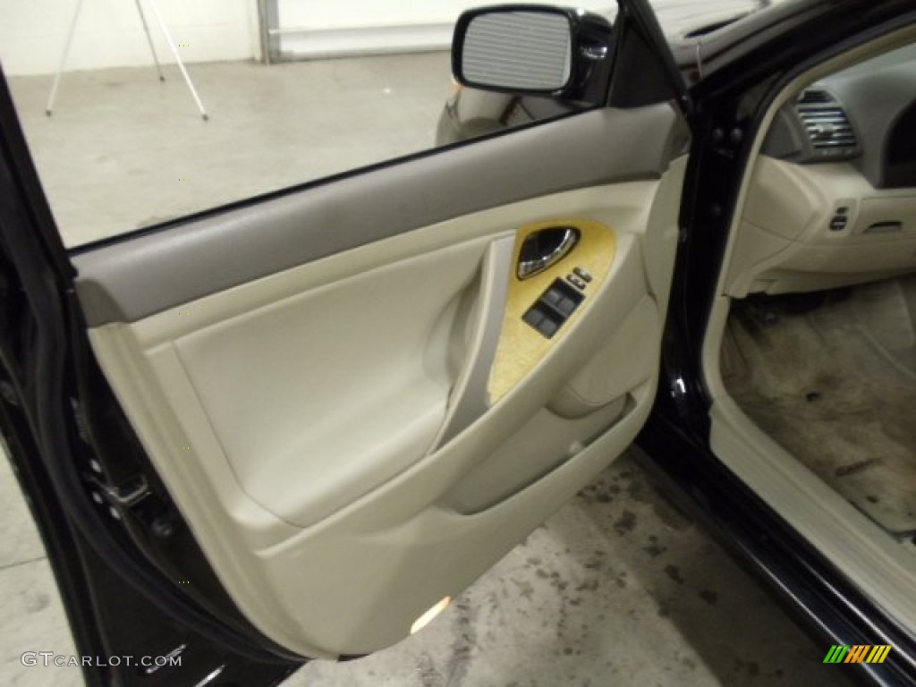 2007 Camry XLE V6 - Black / Bisque photo #9