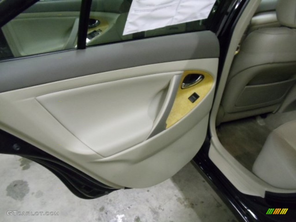 2007 Camry XLE V6 - Black / Bisque photo #10
