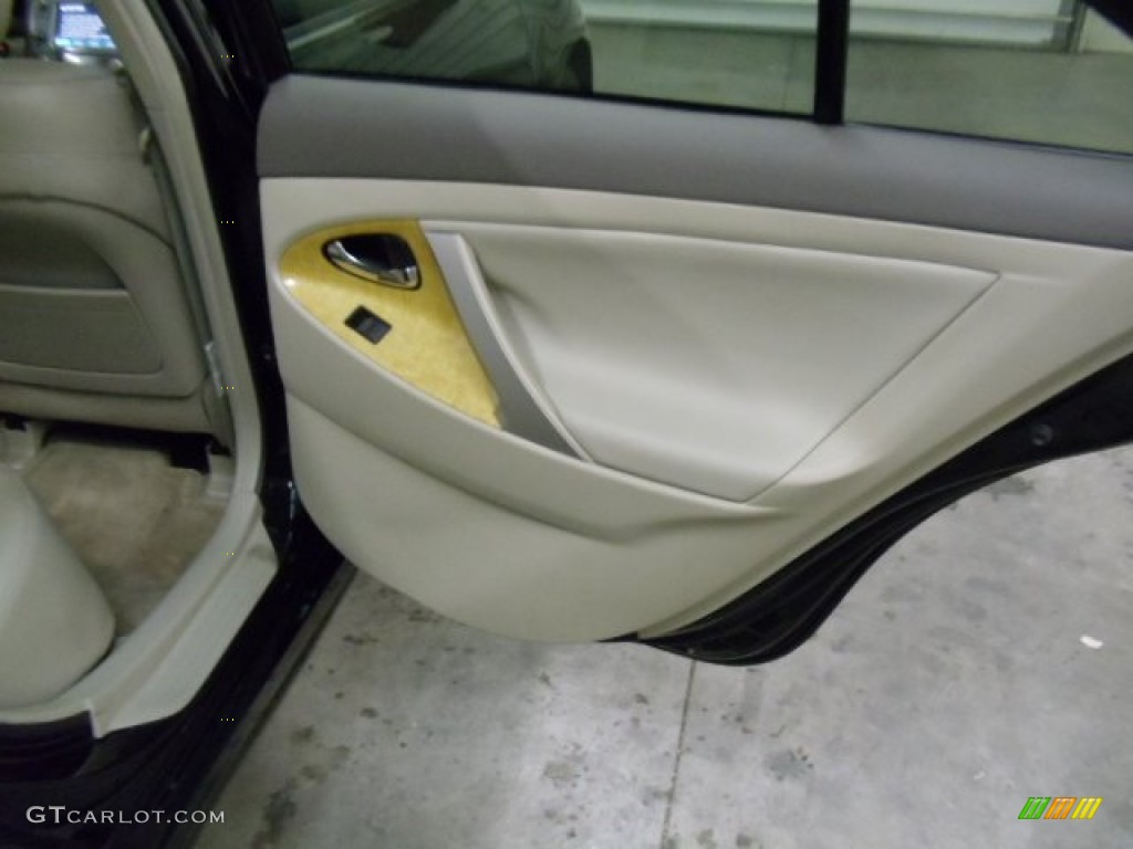 2007 Camry XLE V6 - Black / Bisque photo #11