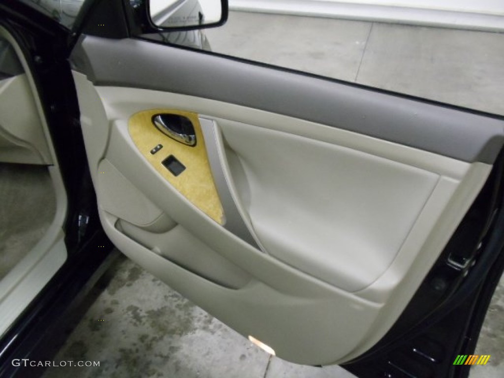 2007 Camry XLE V6 - Black / Bisque photo #12