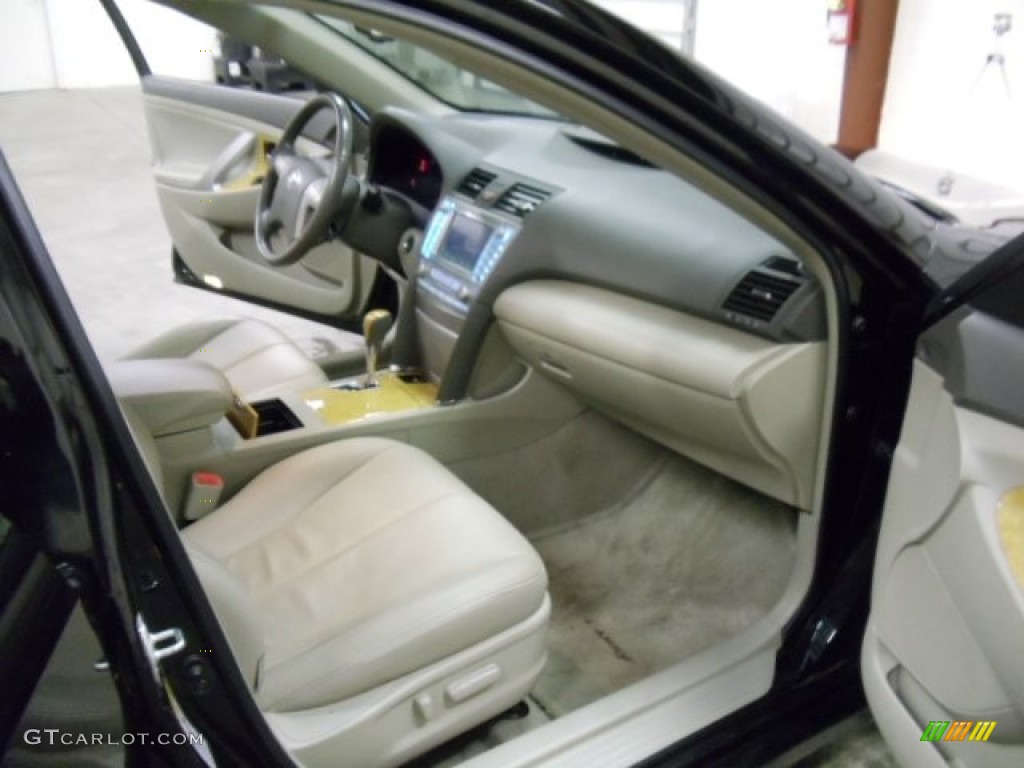 2007 Camry XLE V6 - Black / Bisque photo #23