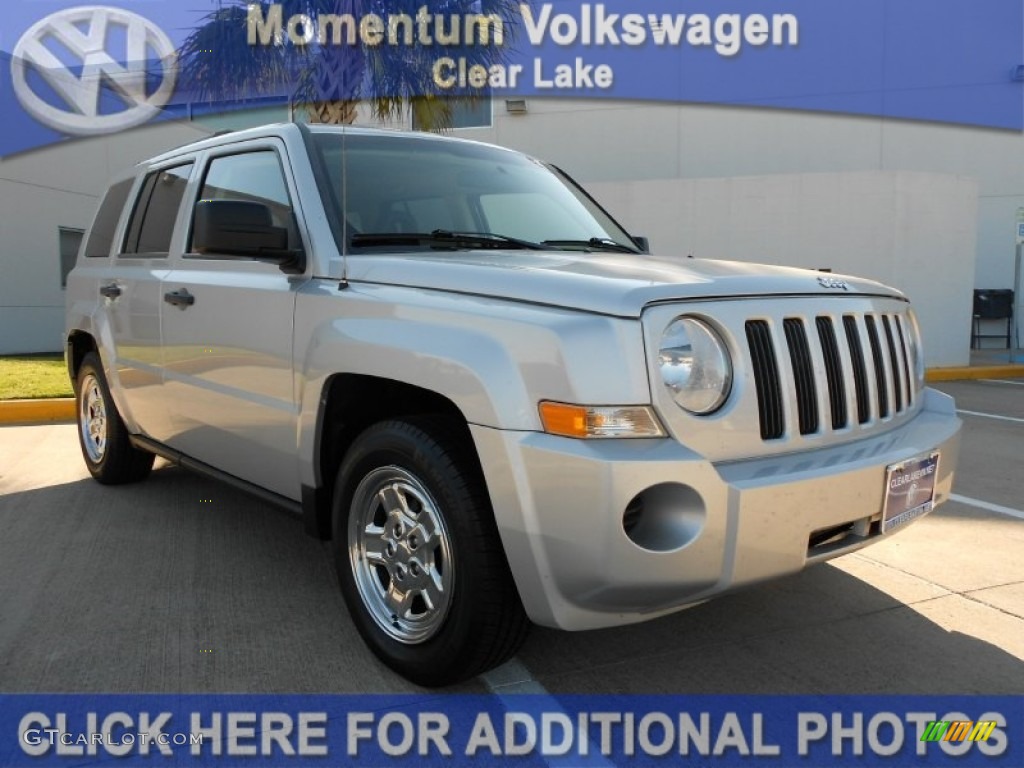 Bright Silver Metallic Jeep Patriot