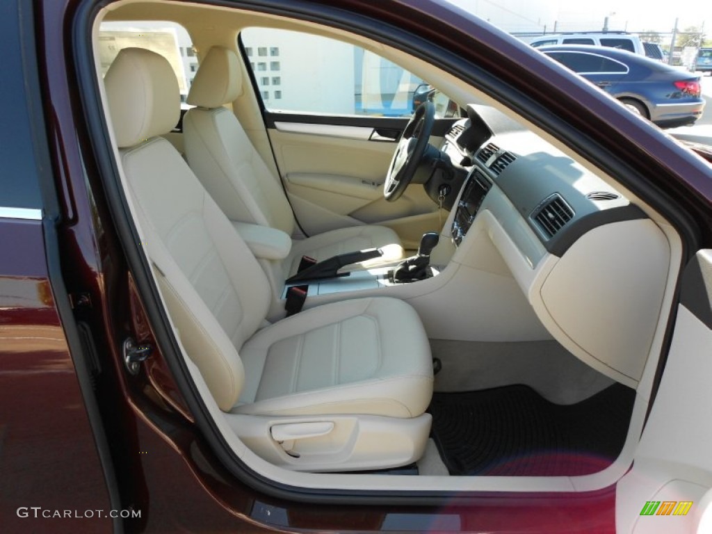 Cornsilk Beige Interior 2012 Volkswagen Passat 2.5L SE Photo #54863668