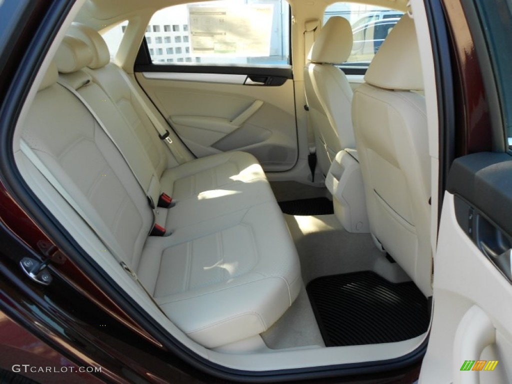 Cornsilk Beige Interior 2012 Volkswagen Passat 2.5L SE Photo #54863677