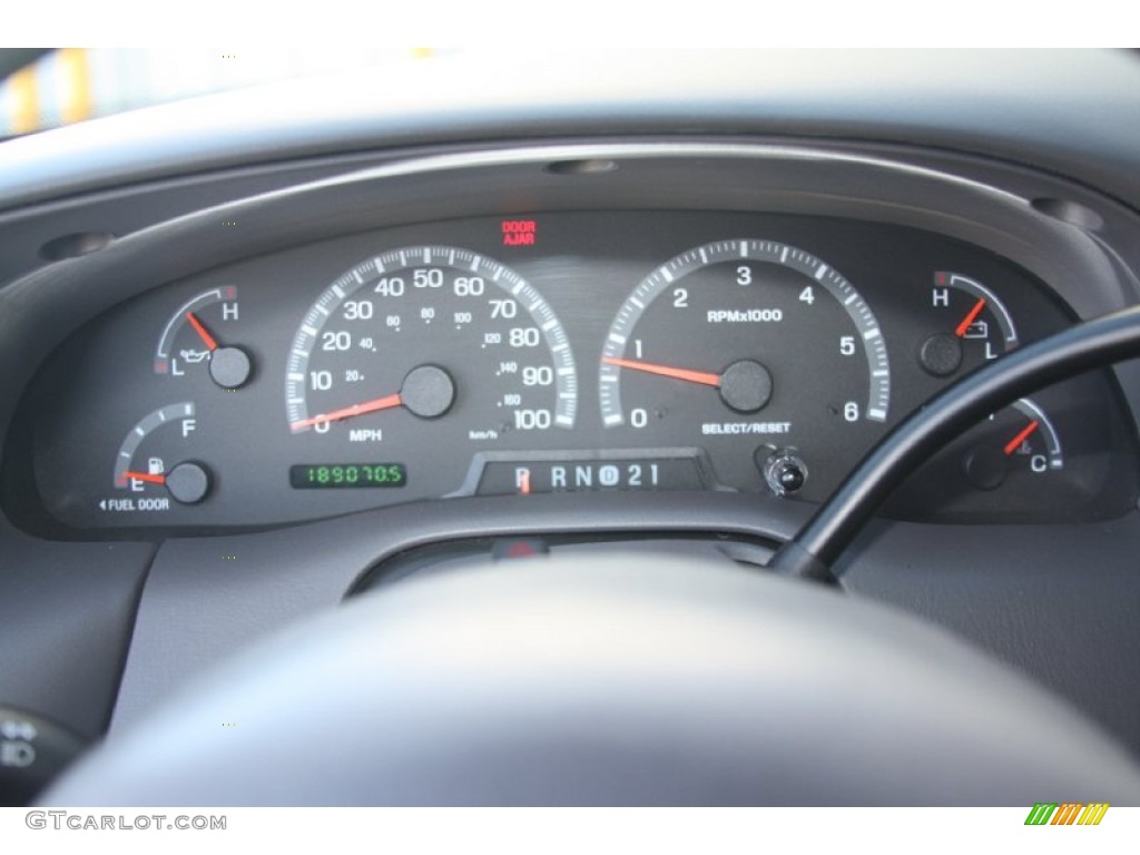 2002 Ford Expedition XLT Gauges Photo #54869929