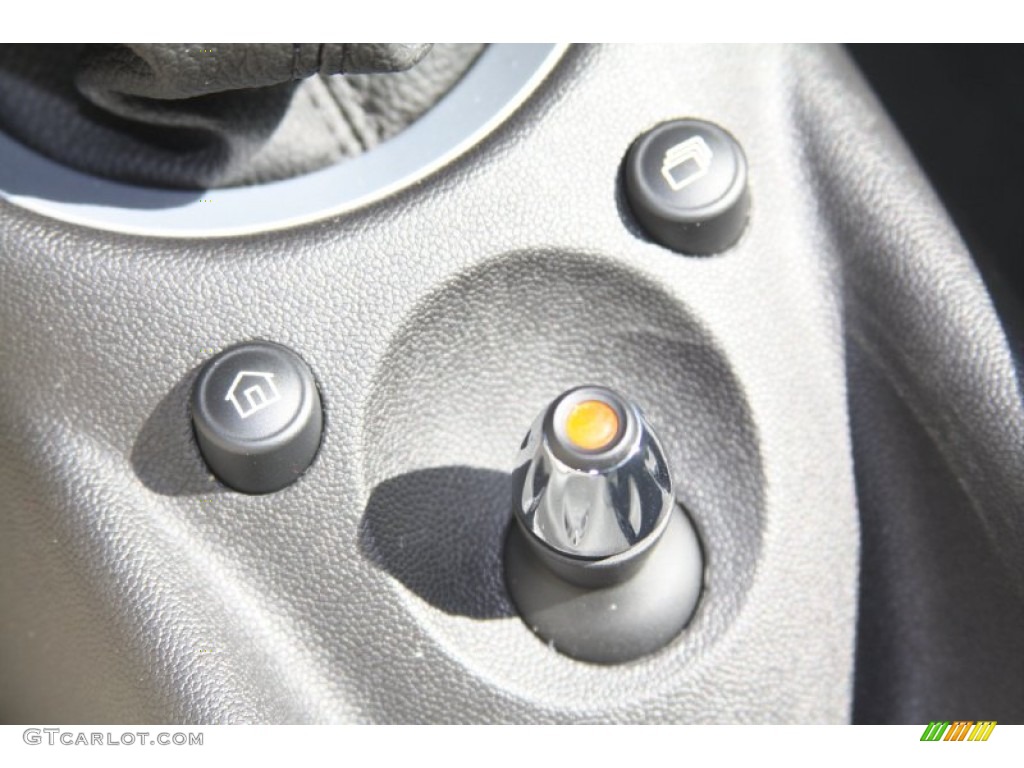 2012 Mini Cooper Hardtop Controls Photo #54873424