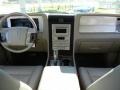 2008 Black Lincoln Navigator Luxury 4x4  photo #22