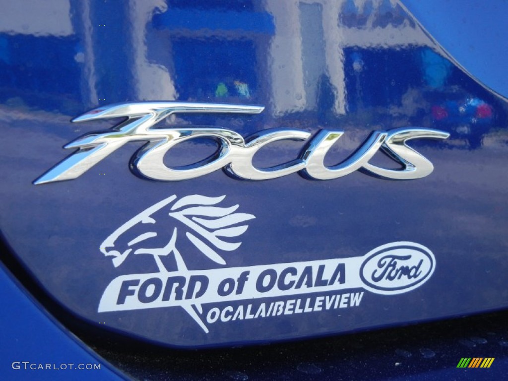 2012 Focus SE Sedan - Sonic Blue Metallic / Charcoal Black photo #4