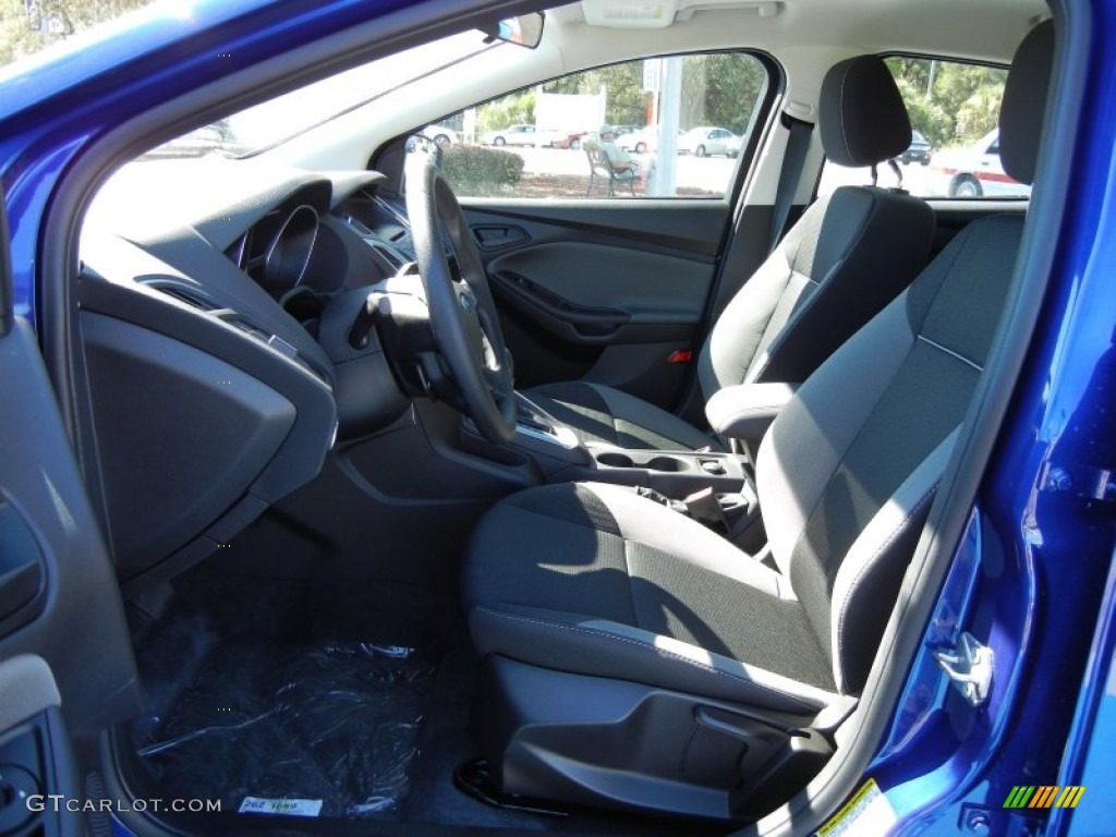 2012 Focus SE Sedan - Sonic Blue Metallic / Charcoal Black photo #5
