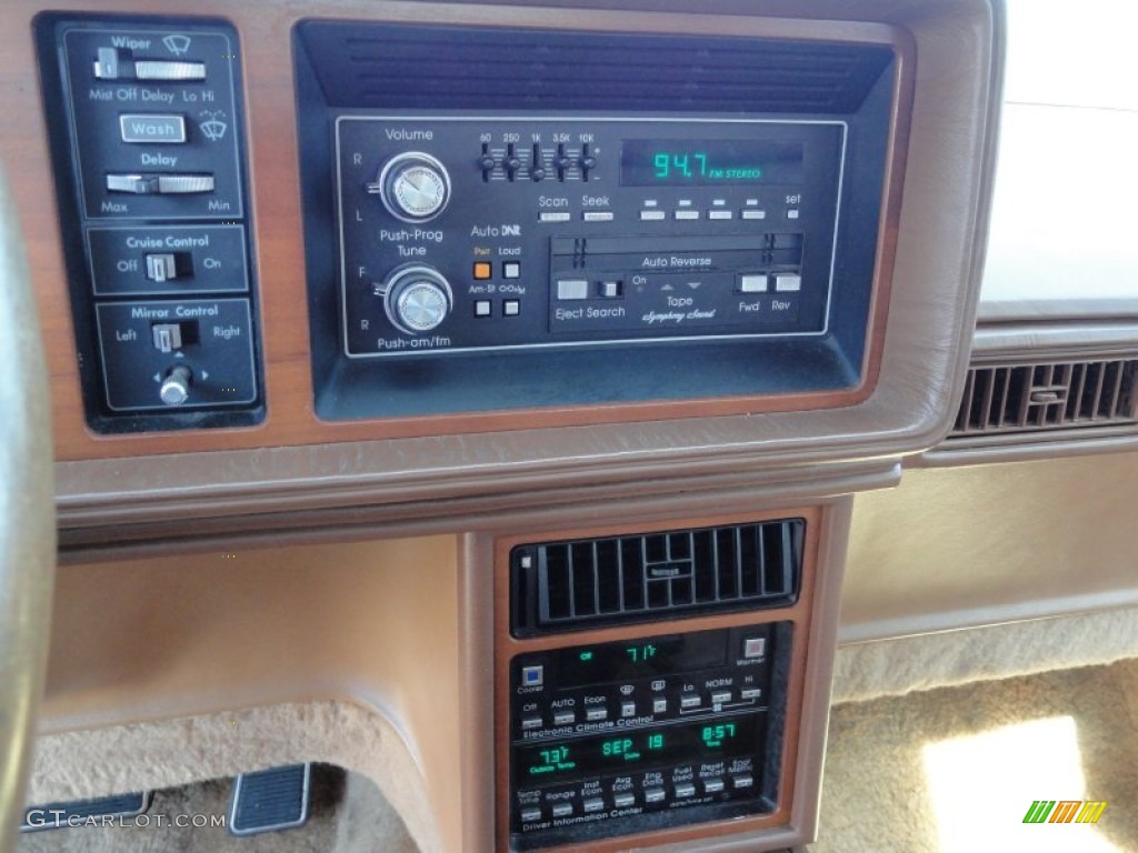 1988 Cadillac SeVille Standard SeVille Model Controls Photos