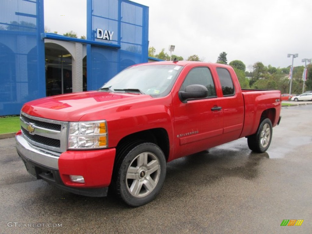 2008 Silverado 1500 LT Extended Cab 4x4 - Victory Red / Ebony photo #1