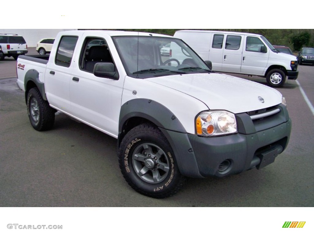 2002 Frontier XE Crew Cab 4x4 - Cloud White / Charcoal photo #3